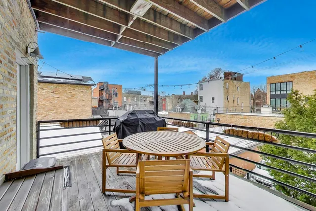 $525,000 | 1122 North Winchester Avenue, Unit 2, Chicago, IL 60622