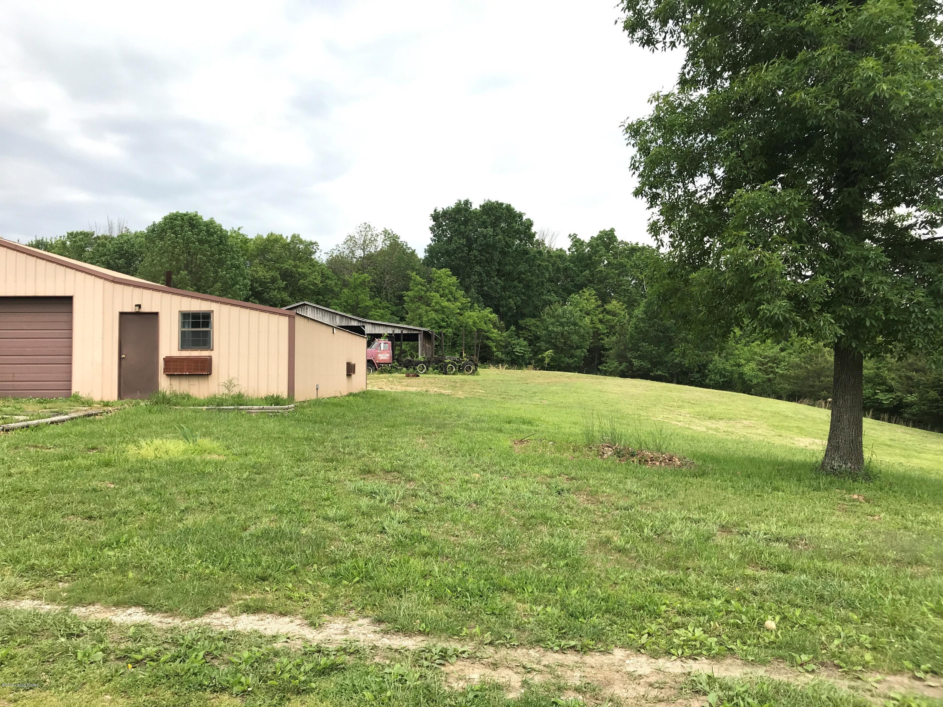 806 Old Davis Road Shepherdsville, KY 40165 - Photo 6 of 12 803 Old Davis Rd 5
