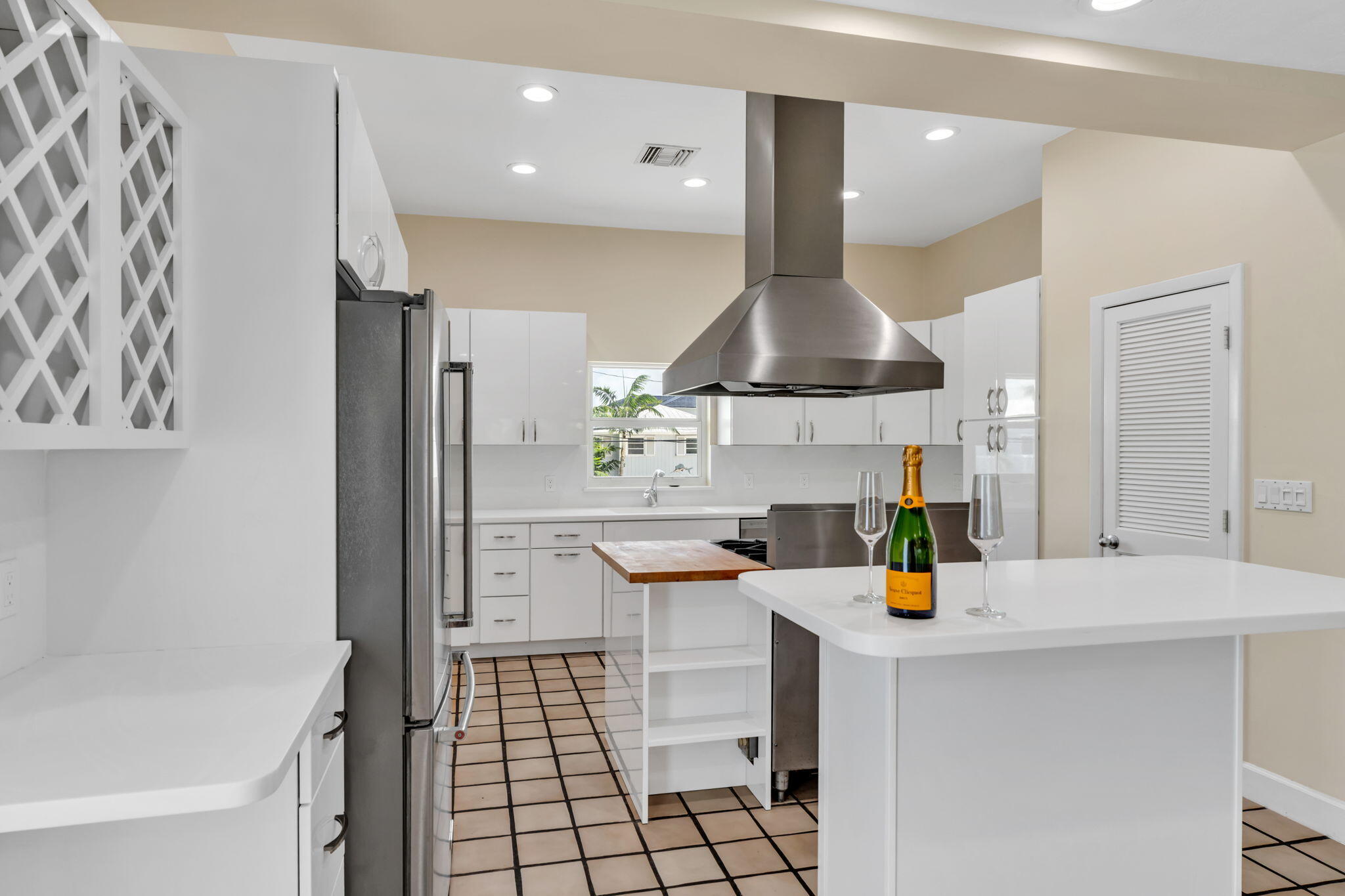 28573 Le Grand Road Summerland Key, FL 33042 - Photo 7 of 41 Kitchen