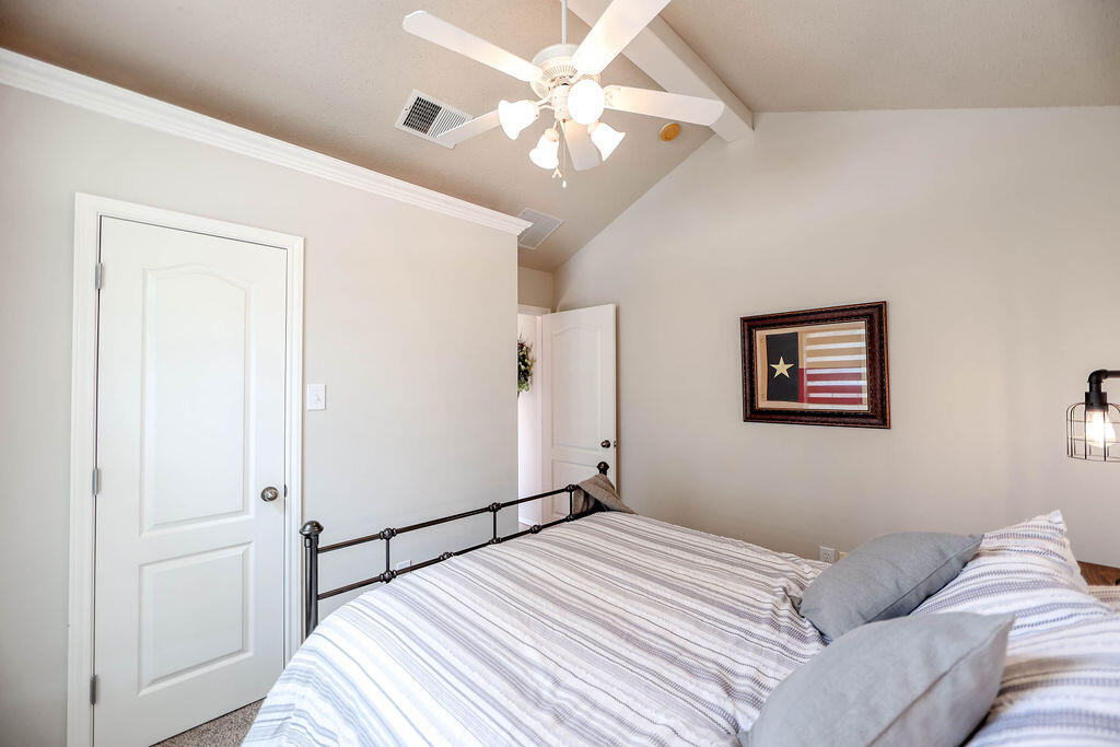 6540 87th Street Lubbock, TX 79424 - Photo 8 of 34 6540_87THST_BYFORD-7