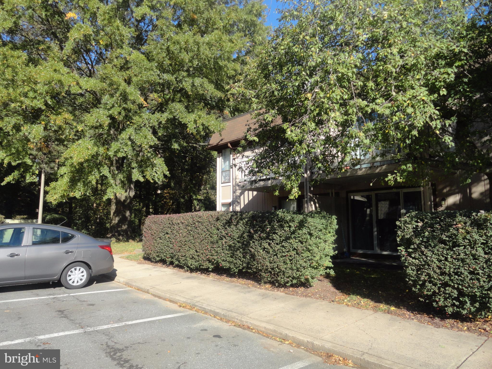 5802 Royal Ridge Drive, Unit B Springfield, VA 22152 - Photo 19 of 26 Exterior (Front)