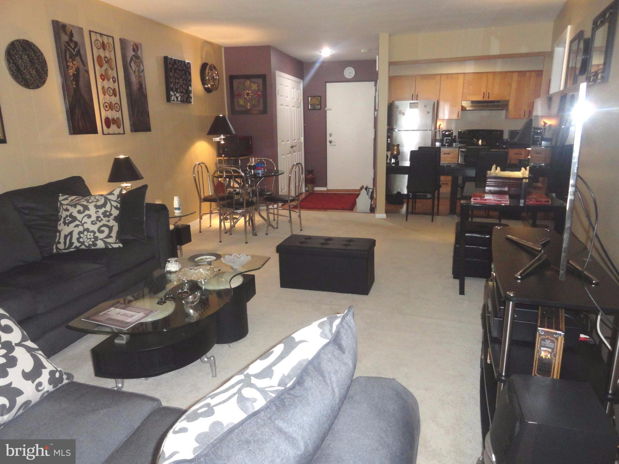 5802 Royal Ridge Drive, Unit B Springfield, VA 22152 - Photo 6 of 26 Interior (General)