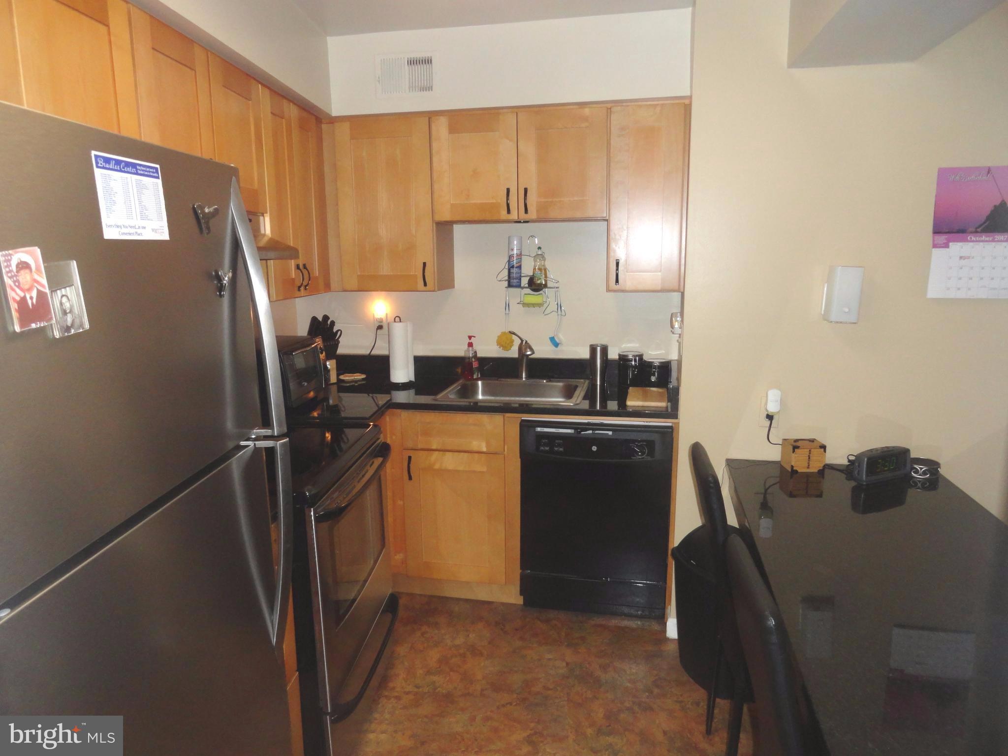 5802 Royal Ridge Drive, Unit B Springfield, VA 22152 - Photo 8 of 26 Kitchen