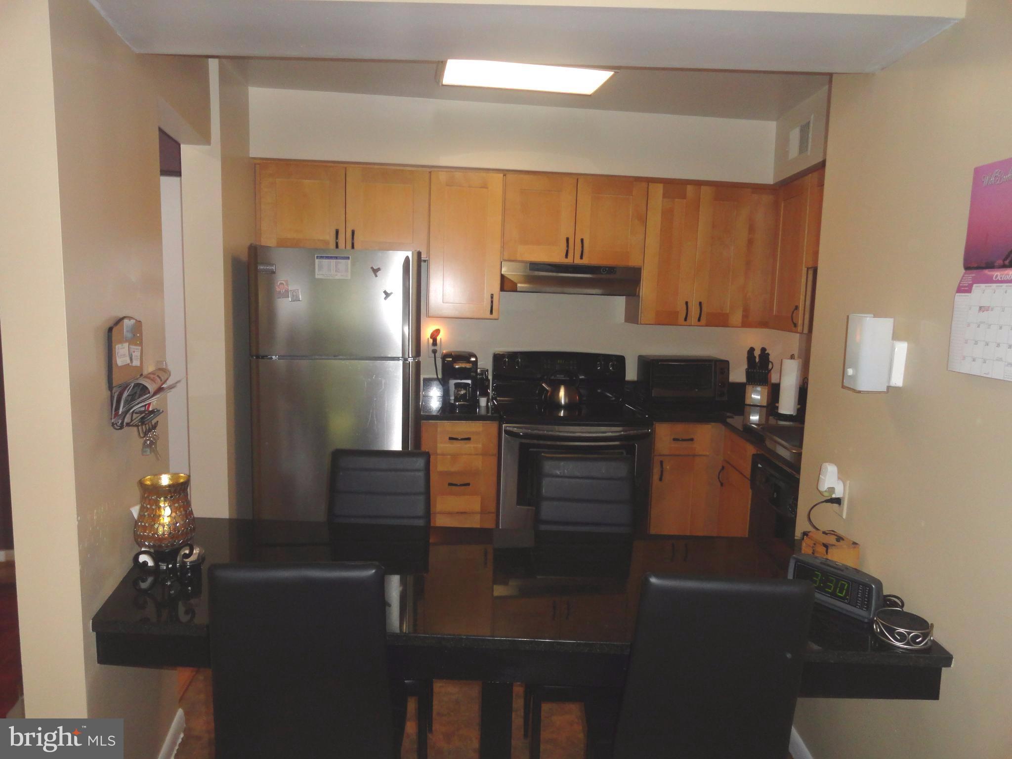 5802 Royal Ridge Drive, Unit B Springfield, VA 22152 - Photo 9 of 26 Kitchen