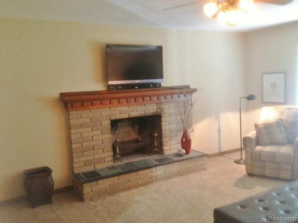 9633 Lindsey Road Casco, MI 48064 - Photo 6 of 31 m6.jpg