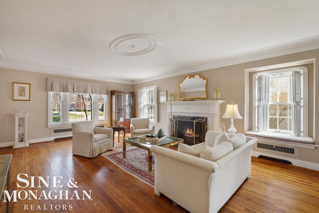1037 Yorkshire Road Grosse Pointe, MI 48230 - Photo 8 of 35 50202310-ac167f41-9307-467f-9cd4-d822e588eb9d.JPG