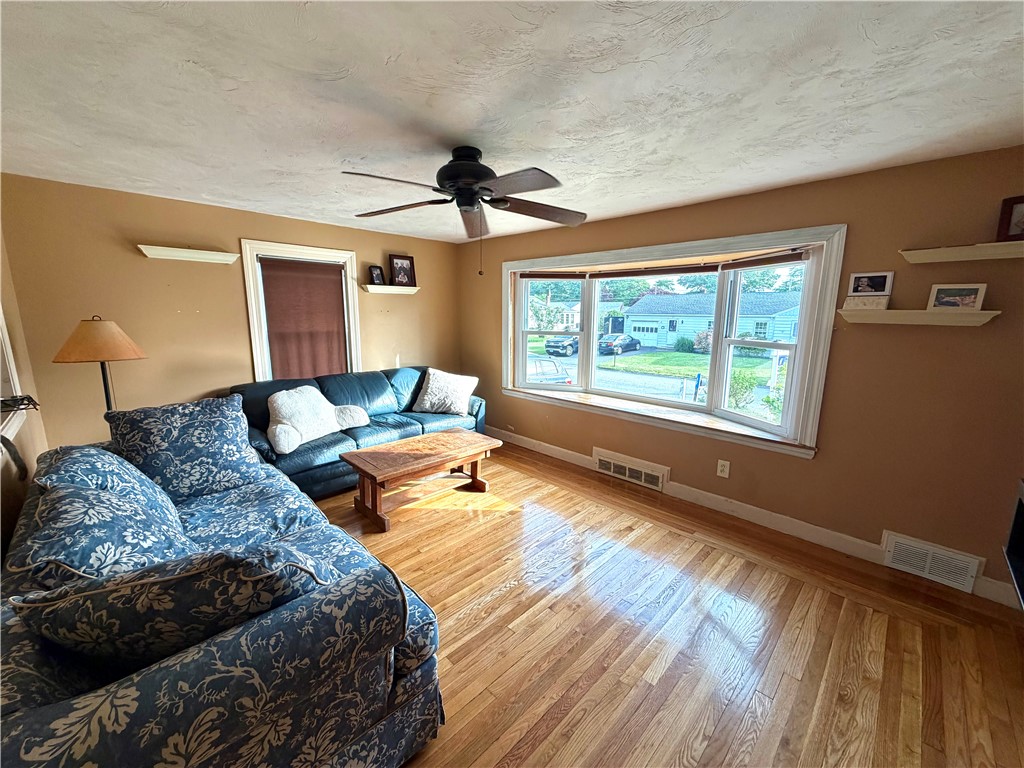 52 Duchess Road Cumberland, RI 02864 - Photo 8 of 24