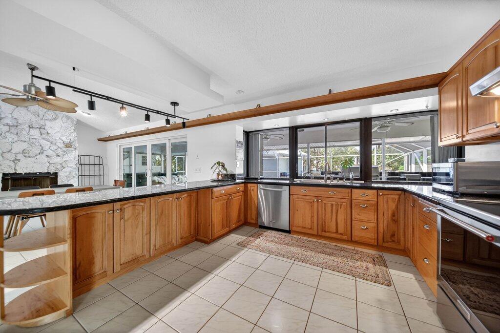 1209 Southwest Dyer Point Road Palm City, FL 34990 - Photo 41 of 56 kitchen3.jpg-SMALL