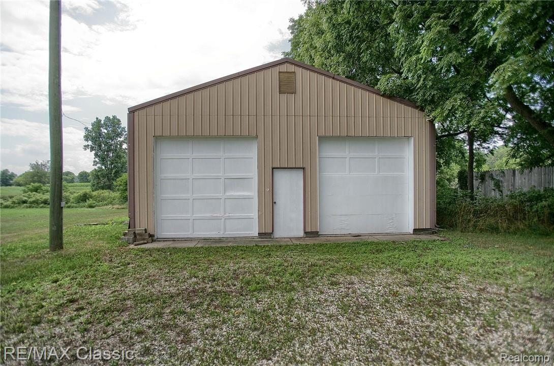 8661 Antcliff Road Howell, MI 48855 - Photo 32 of 38 2nd_Workshop.jpg