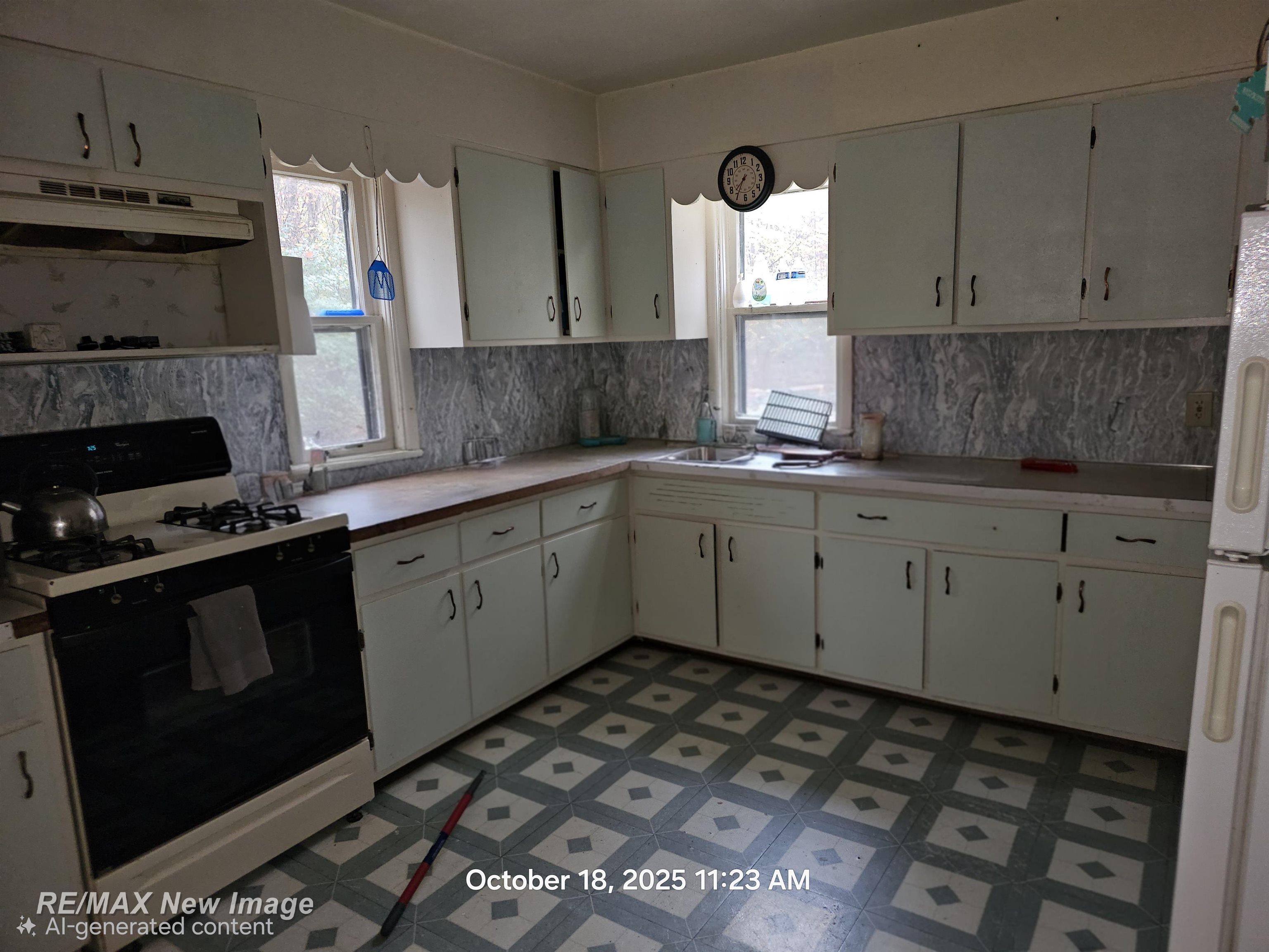 5911 North Water Road Sanford, MI 48657 - Photo 7 of 24 50192213-d99925c6-8db0-469a-b39b-41a46562ef5c.JPG