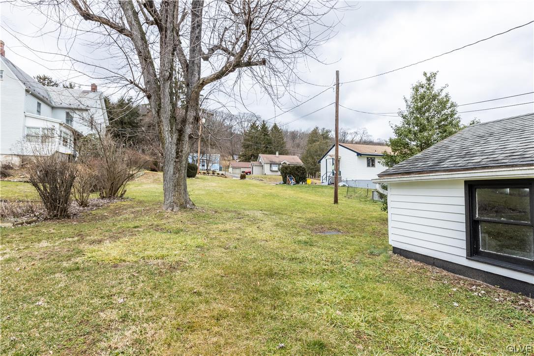 3061 Blacksmith Way Hellertown, PA 18055 - Photo 24 of 27