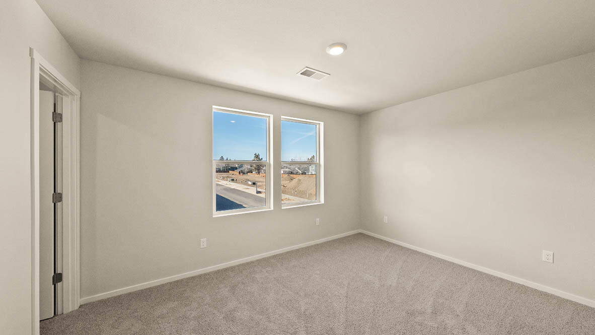 62745 Eagle Road Bend, OR 97701 - Photo 14 of 21 014 bedroom