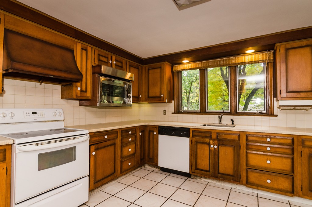 30 Preston Road Lexington, MA 02420 - Photo 4 of 12