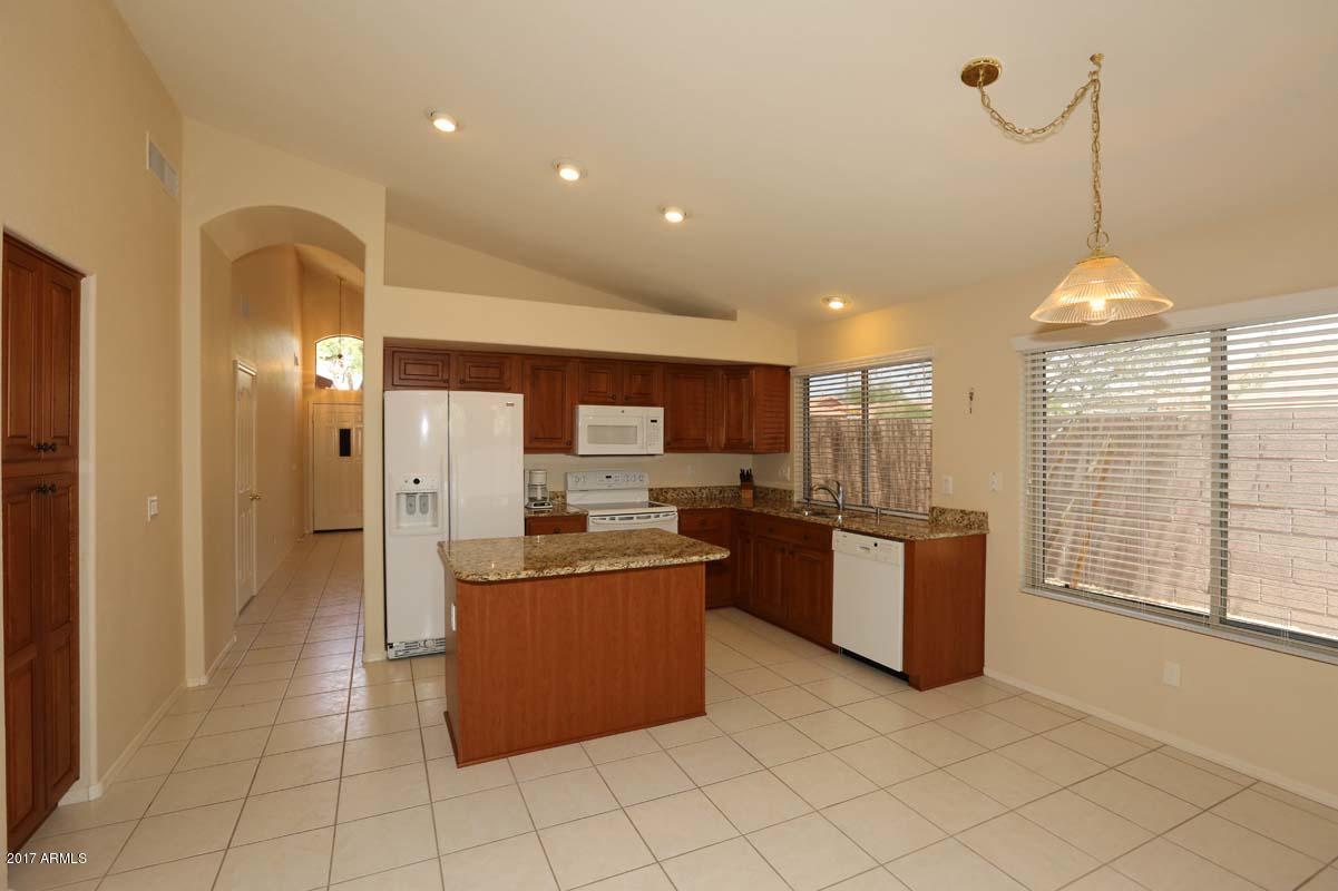 4625 East Swilling Road Phoenix, AZ 85050 - Photo 11 of 33 Kitchen