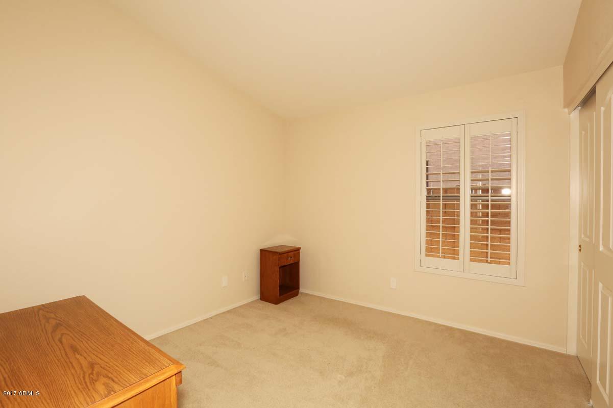 4625 East Swilling Road Phoenix, AZ 85050 - Photo 22 of 33 3rd Bedroom