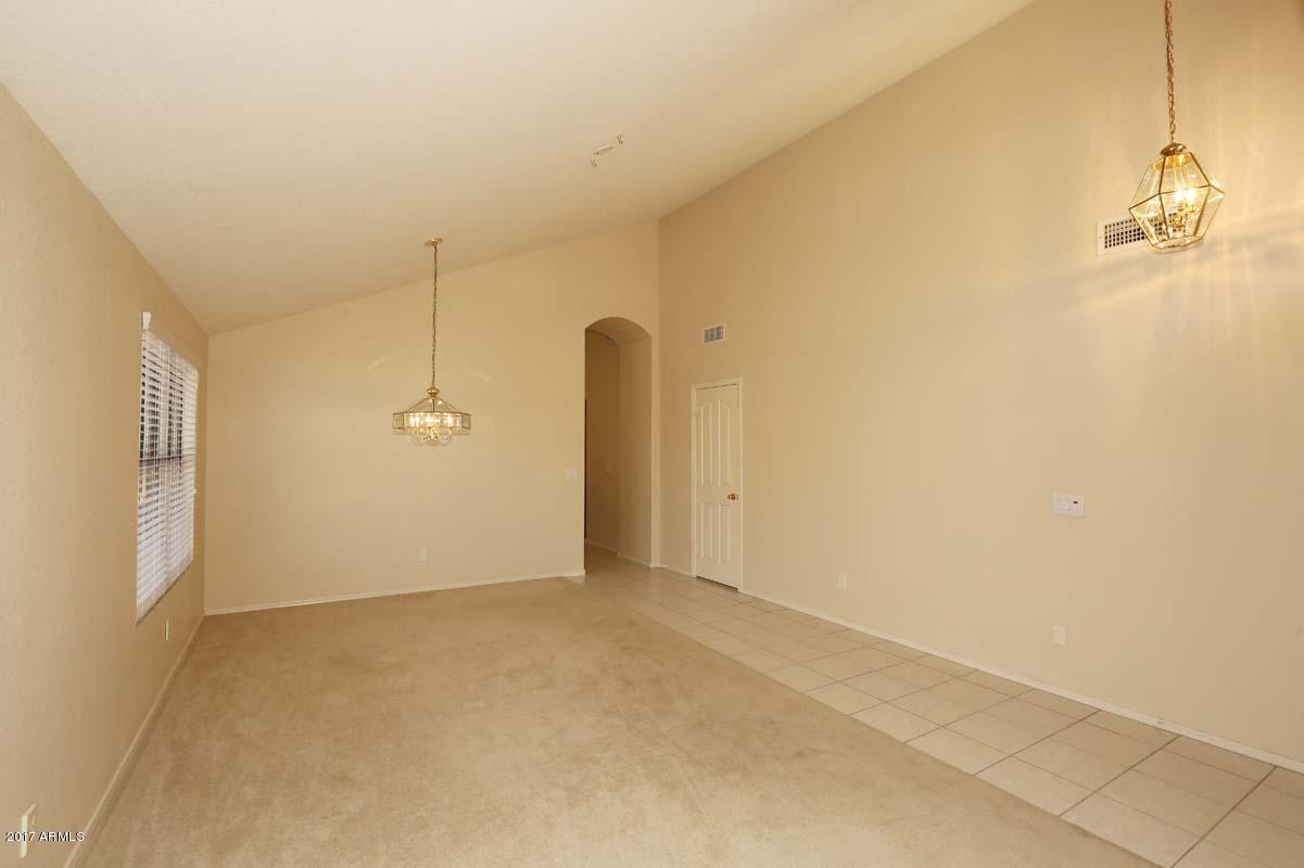 4625 East Swilling Road Phoenix, AZ 85050 - Photo 10 of 33 Living-Dining Room