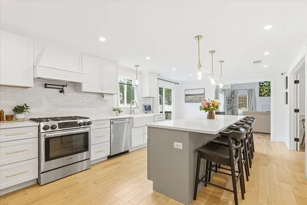 $1,275,000 | 2 Commons Drive, Carver, MA 02330