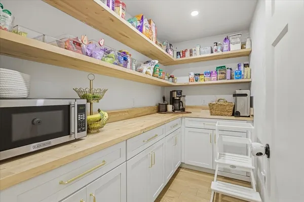 $1,275,000 | 2 Commons Drive, Carver, MA 02330