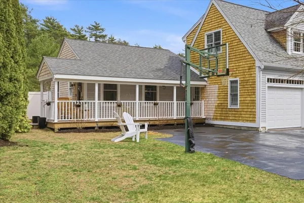 $1,275,000 | 2 Commons Drive, Carver, MA 02330