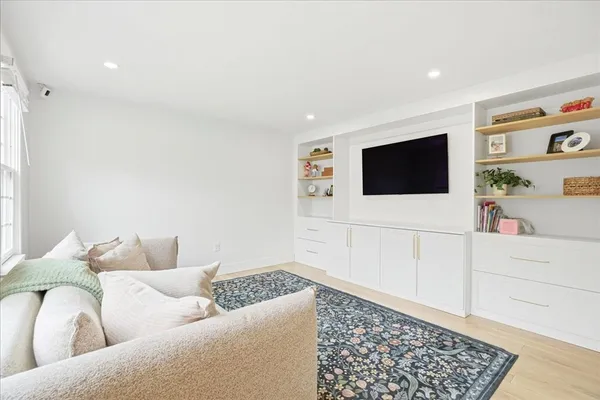 $1,275,000 | 2 Commons Drive, Carver, MA 02330