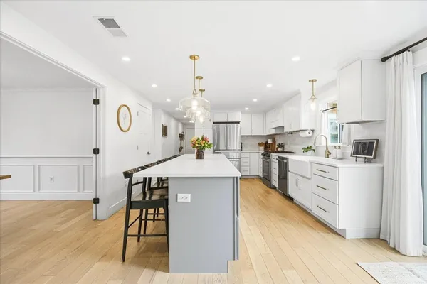 $1,275,000 | 2 Commons Drive, Carver, MA 02330