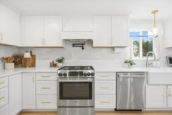 $1,275,000 | 2 Commons Drive, Carver, MA 02330