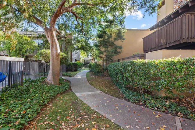 $279,000 | 608 Woodside Sierra, Unit 1, Sacramento, CA 95825
