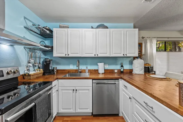 $279,000 | 608 Woodside Sierra, Unit 1, Sacramento, CA 95825