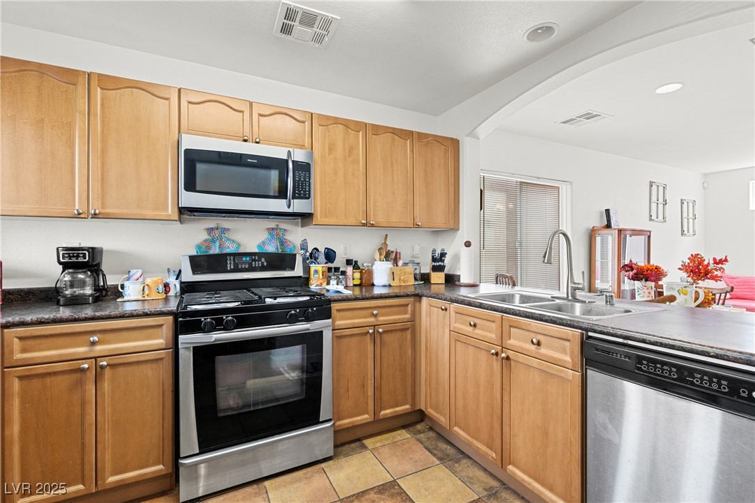 9105 Silk Threads Avenue Las Vegas, NV 89149 - Photo 7 of 25