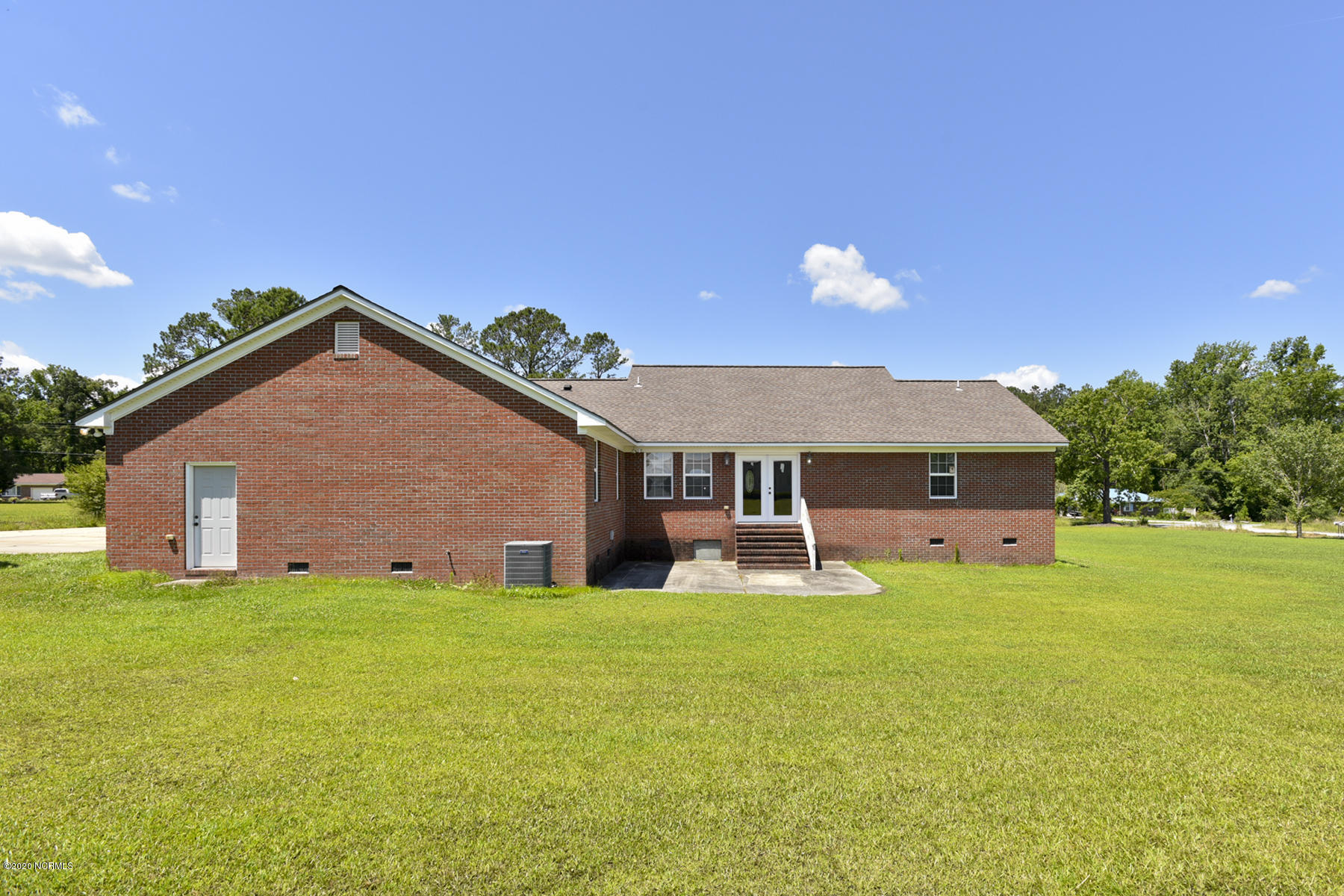 611 Fire Tower Road Richlands, NC 28574 - Photo 7 of 62 011