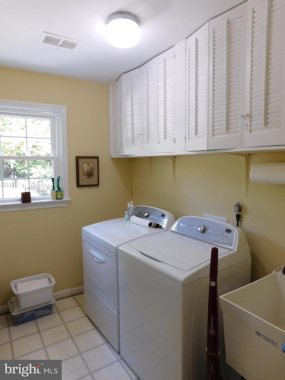 12125 Stirrup Road Reston, VA 20191 - Photo 25 of 56 Laundry room on the main level.