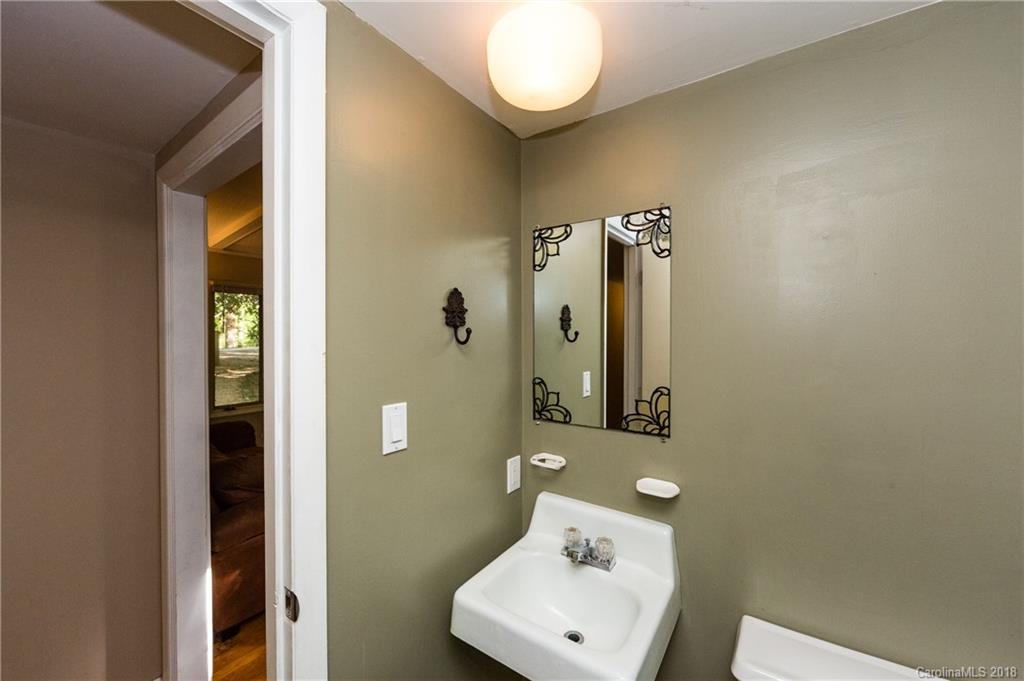 7231 Ridge Lane Road Charlotte, NC 28262 - Photo 13 of 29 Gallery Image 13