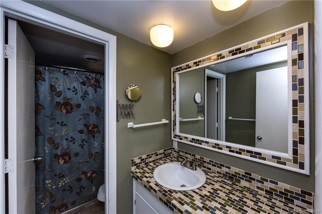 7231 Ridge Lane Road Charlotte, NC 28262 - Photo 18 of 29 Gallery Image 18