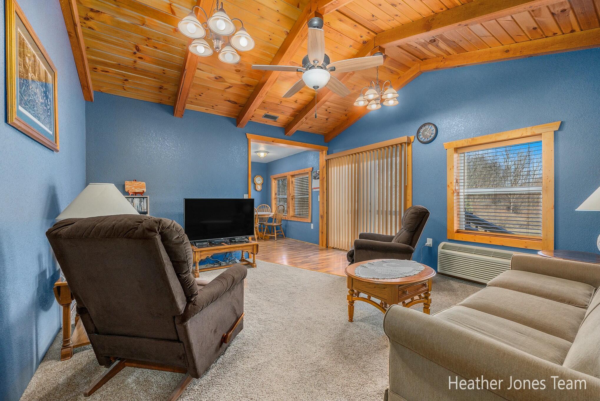 10213 South Berridge Road Greenville, MI 48838 - Photo 6 of 22 tempImageyxqUqU