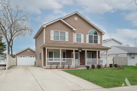 $599,999 | 3204 Owl Drive, Rolling Meadows, IL 60008