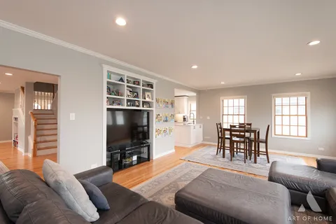 $599,999 | 3204 Owl Drive, Rolling Meadows, IL 60008