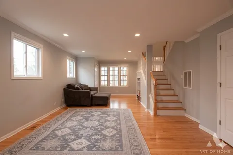 $599,999 | 3204 Owl Drive, Rolling Meadows, IL 60008