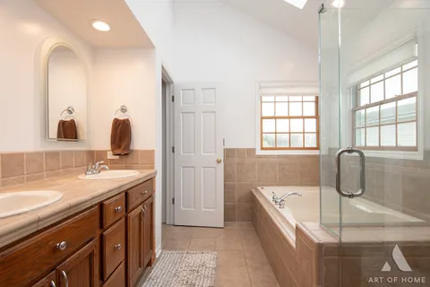 $599,999 | 3204 Owl Drive, Rolling Meadows, IL 60008