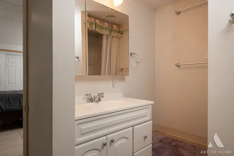 $599,999 | 3204 Owl Drive, Rolling Meadows, IL 60008