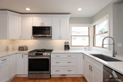 $599,999 | 3204 Owl Drive, Rolling Meadows, IL 60008