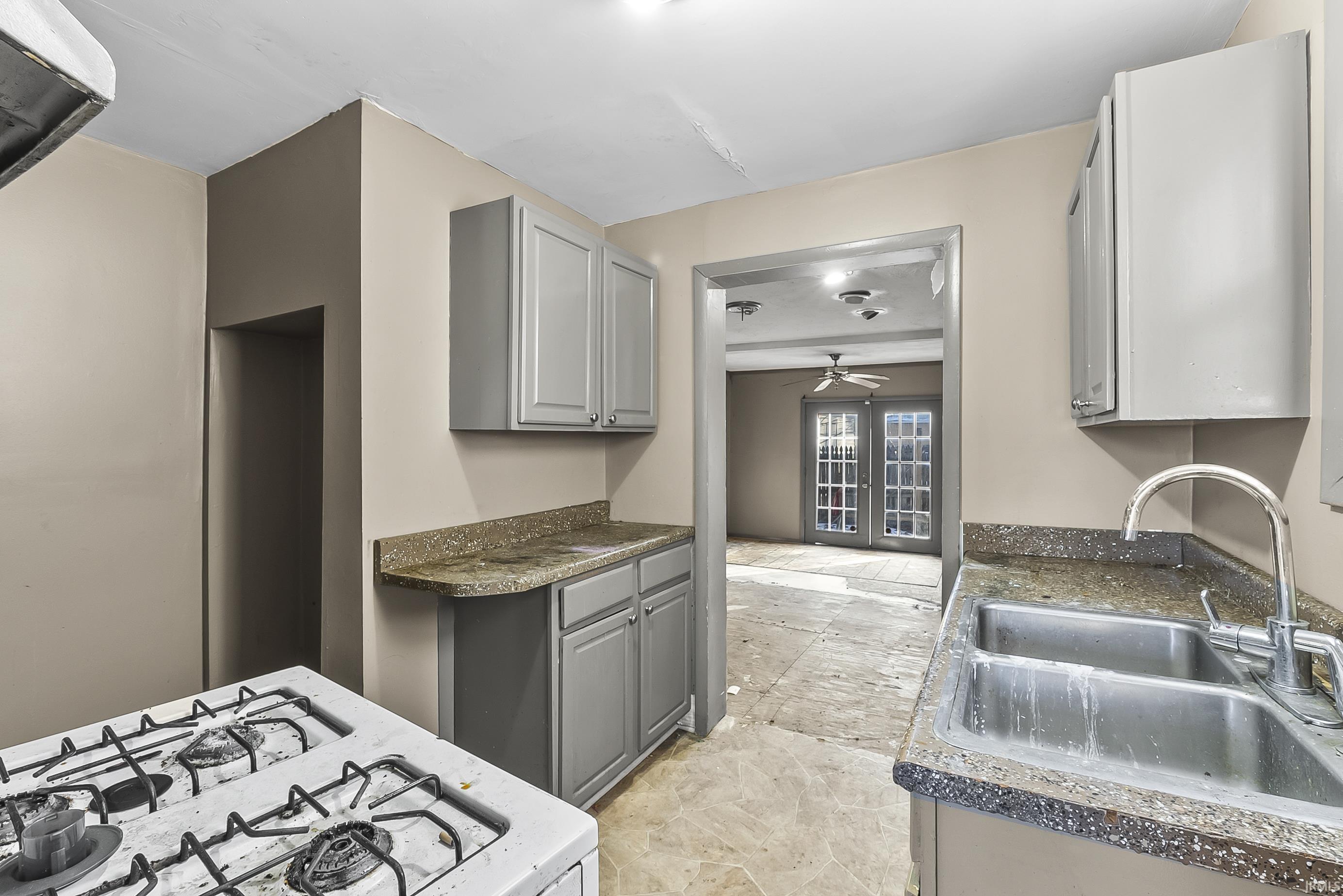 1024 Eckart Street Fort Wayne, IN 46806 - Photo 8 of 25