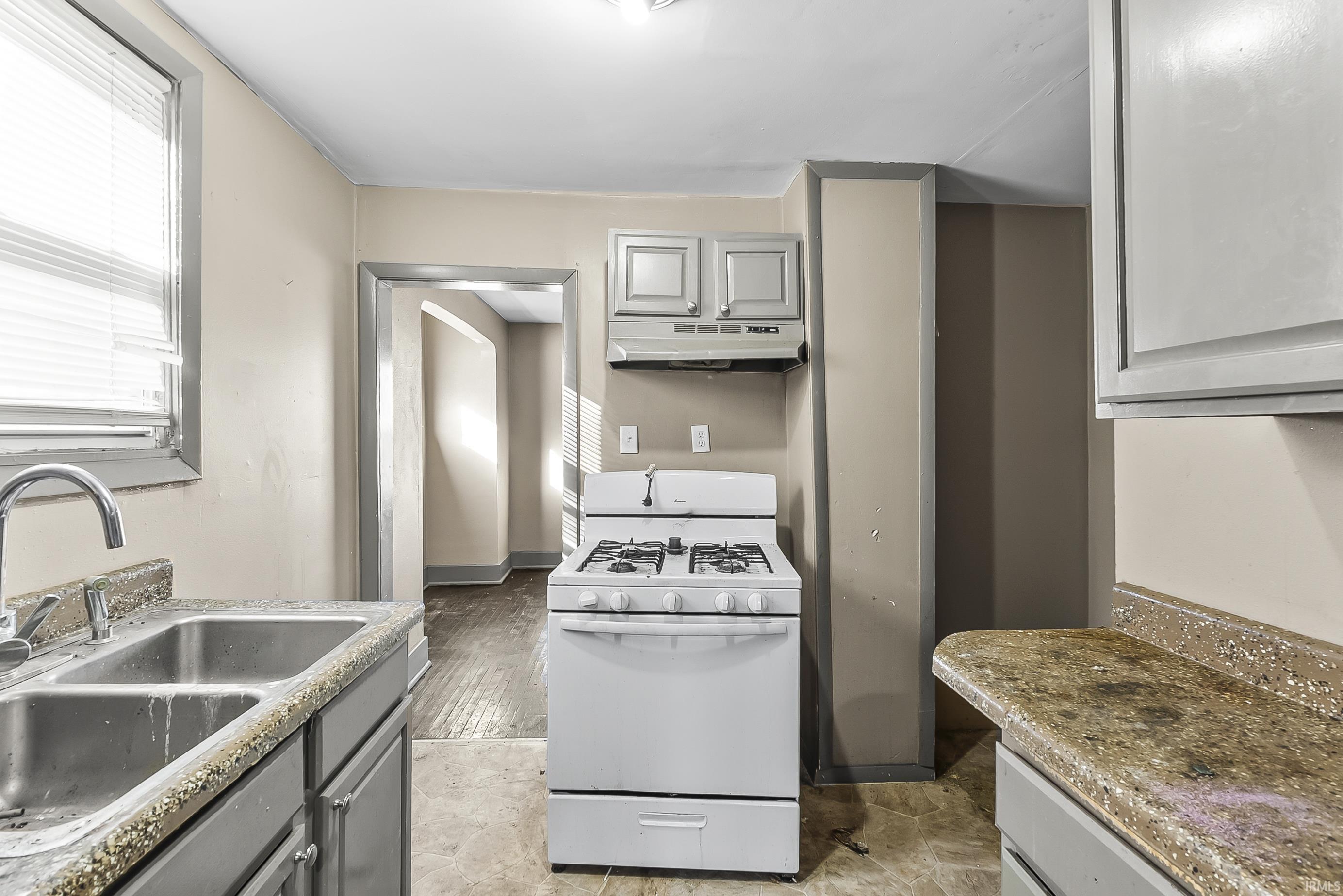 1024 Eckart Street Fort Wayne, IN 46806 - Photo 9 of 25