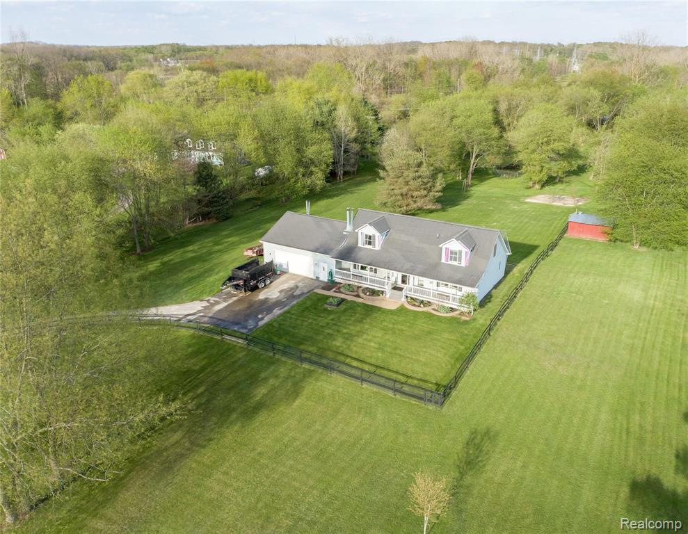 2107 Fisk Road Howell, MI 48843 - Photo 26 of 30