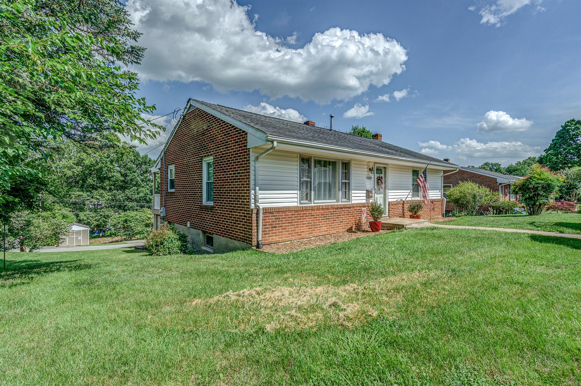 02-4337 Oliver Rd NE 002