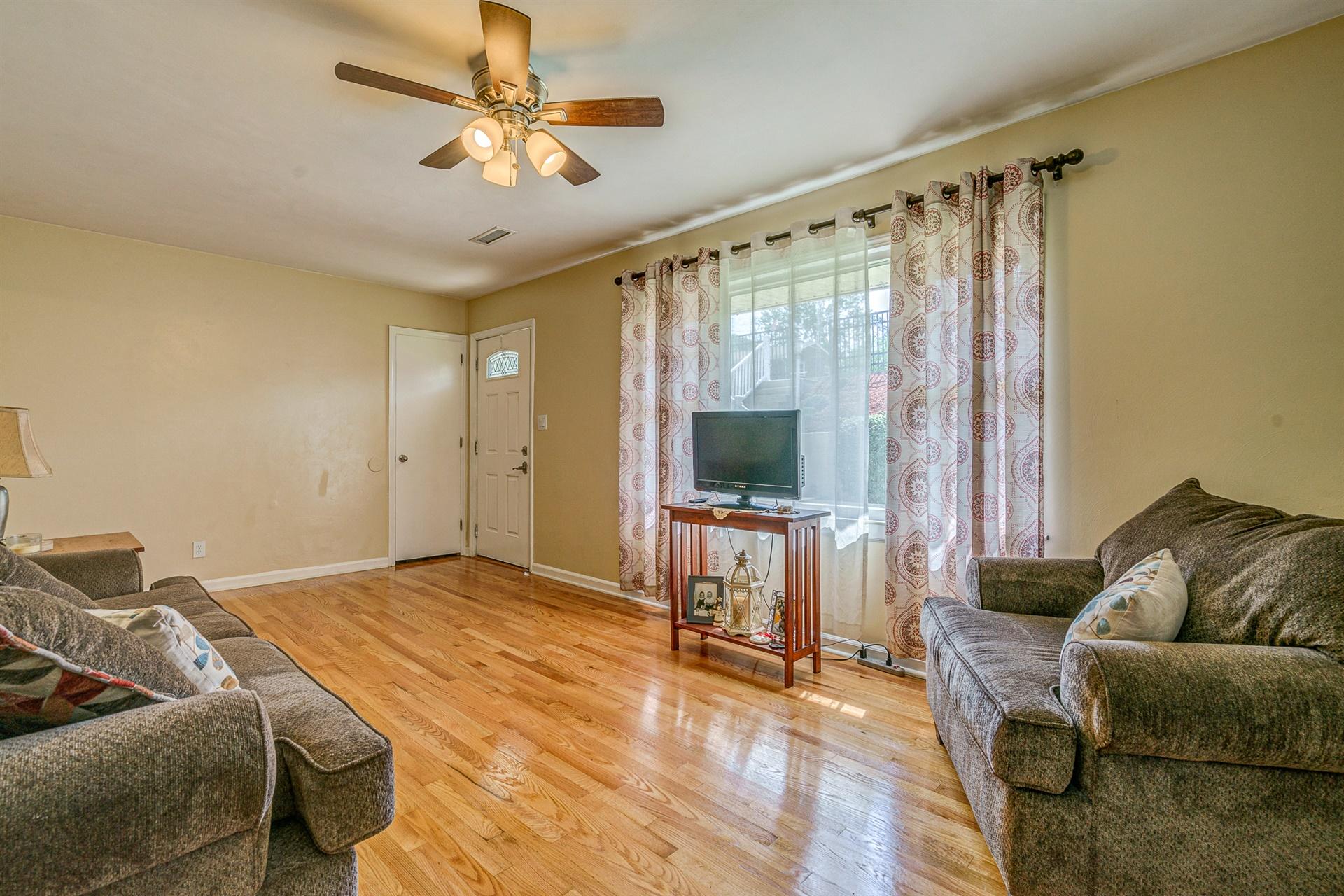 4337 Oliver Road Northeast Roanoke, VA 24012 - Photo 8 of 35 06-4337 Oliver Rd NE 006