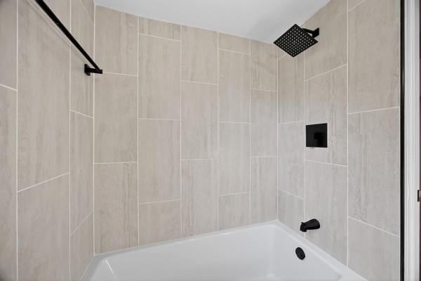 1864 Glen Echo Drive Decatur, GA 30032 - Photo 7 of 38 a bathroom with a bathtub