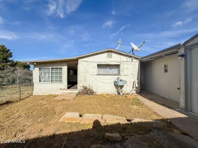 $1,695 | 17401 East Meadow Lane, Mayer, AZ 86333