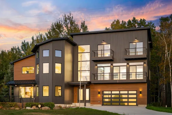 $2,399,000 | 10191 Peninsula Drive, Traverse City, MI 49686
