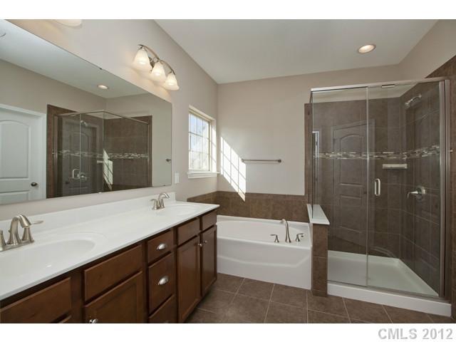 645 Reliance Court, Unit 26 Tega Cay, SC 29708 - Photo 12 of 16 Gallery Image 12