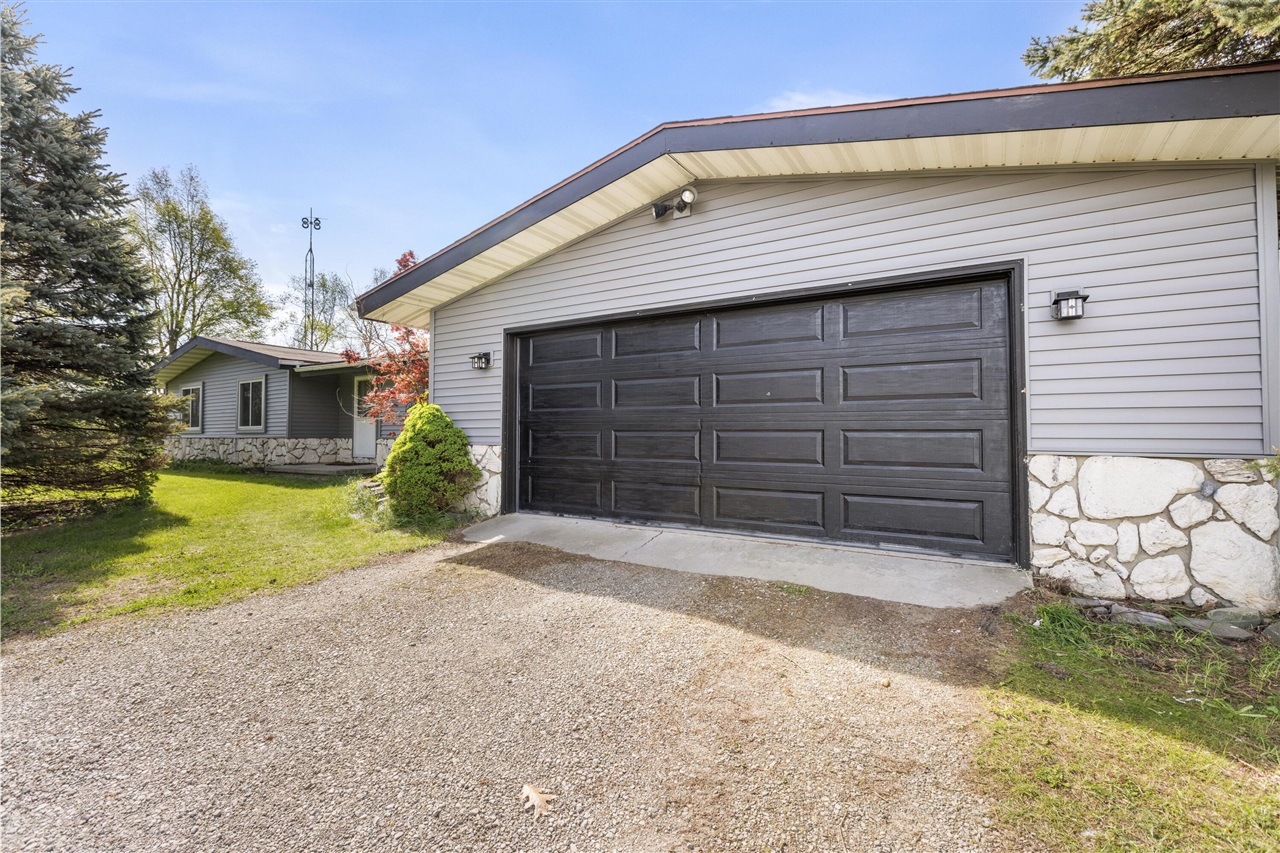 3979 Clinton Macon Road Clinton, MI 49236 - Photo 34 of 35